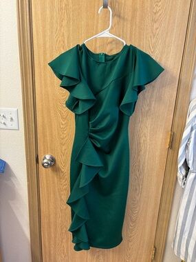 Elegant Green Ruffle Women's Dress